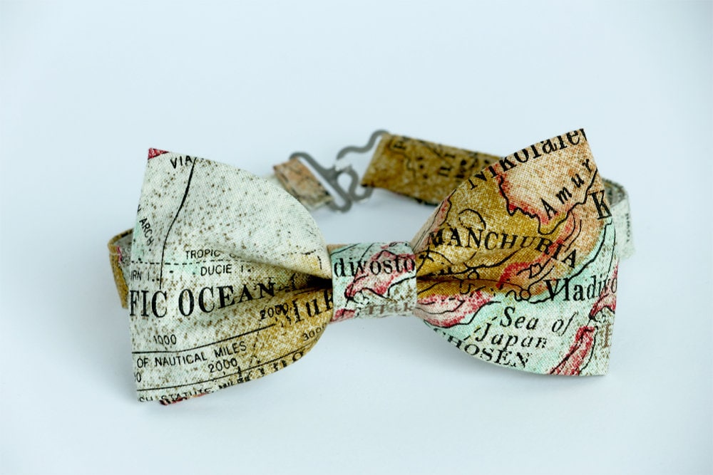 Map bow tie, mens bow tie, world map bowtie, gift for him, gift for traveler, geography bow tie, tan bow tie, globe bow tie, teacher bow tie