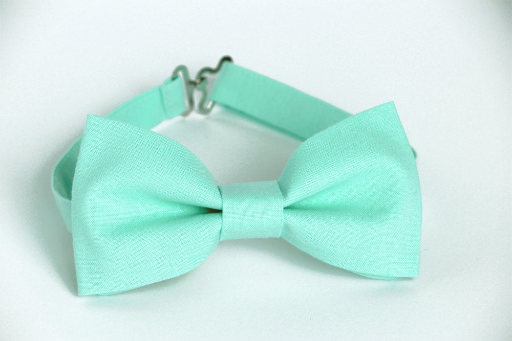 Mint bow tie, mens wedding bow tie, groomsmen bow tie, ring bearer bowtie, boys mint bow tie, ringboy, solid mint bowtie, groom, baby boy