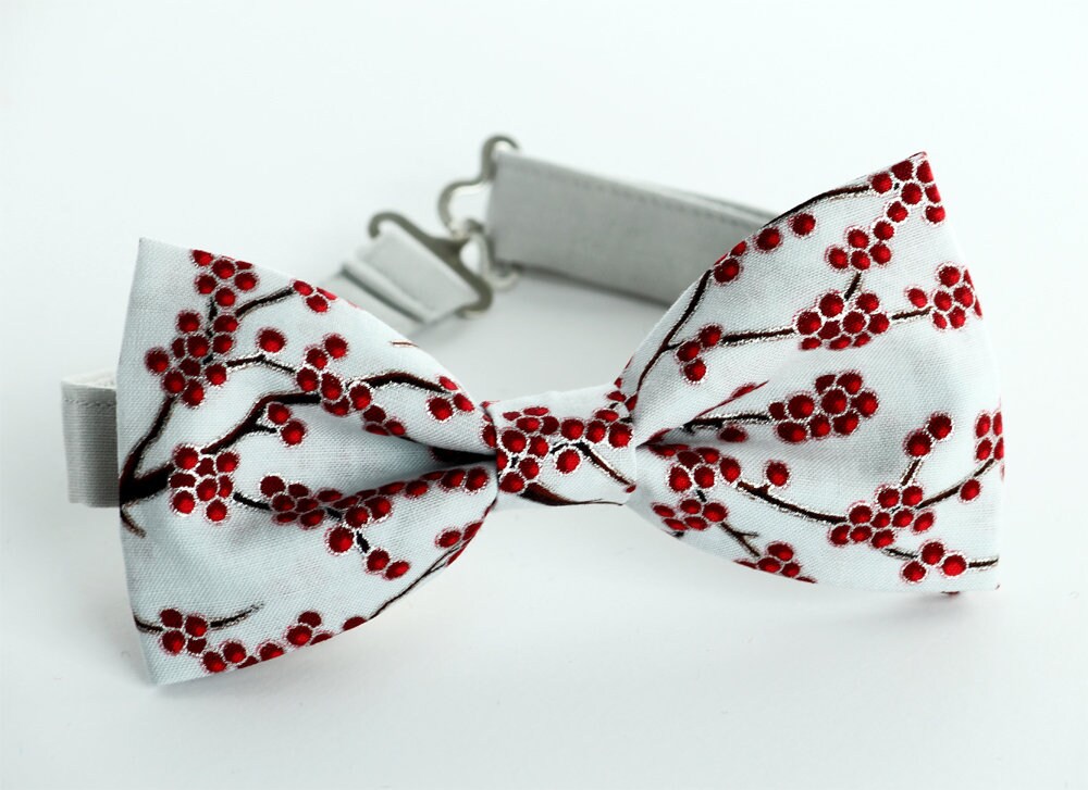 Christmas bow tie, grey with red berries, bow tie for men, boys bowtie, Christmas gift, gift for him, pocket square, grey bow tie, pre-tied