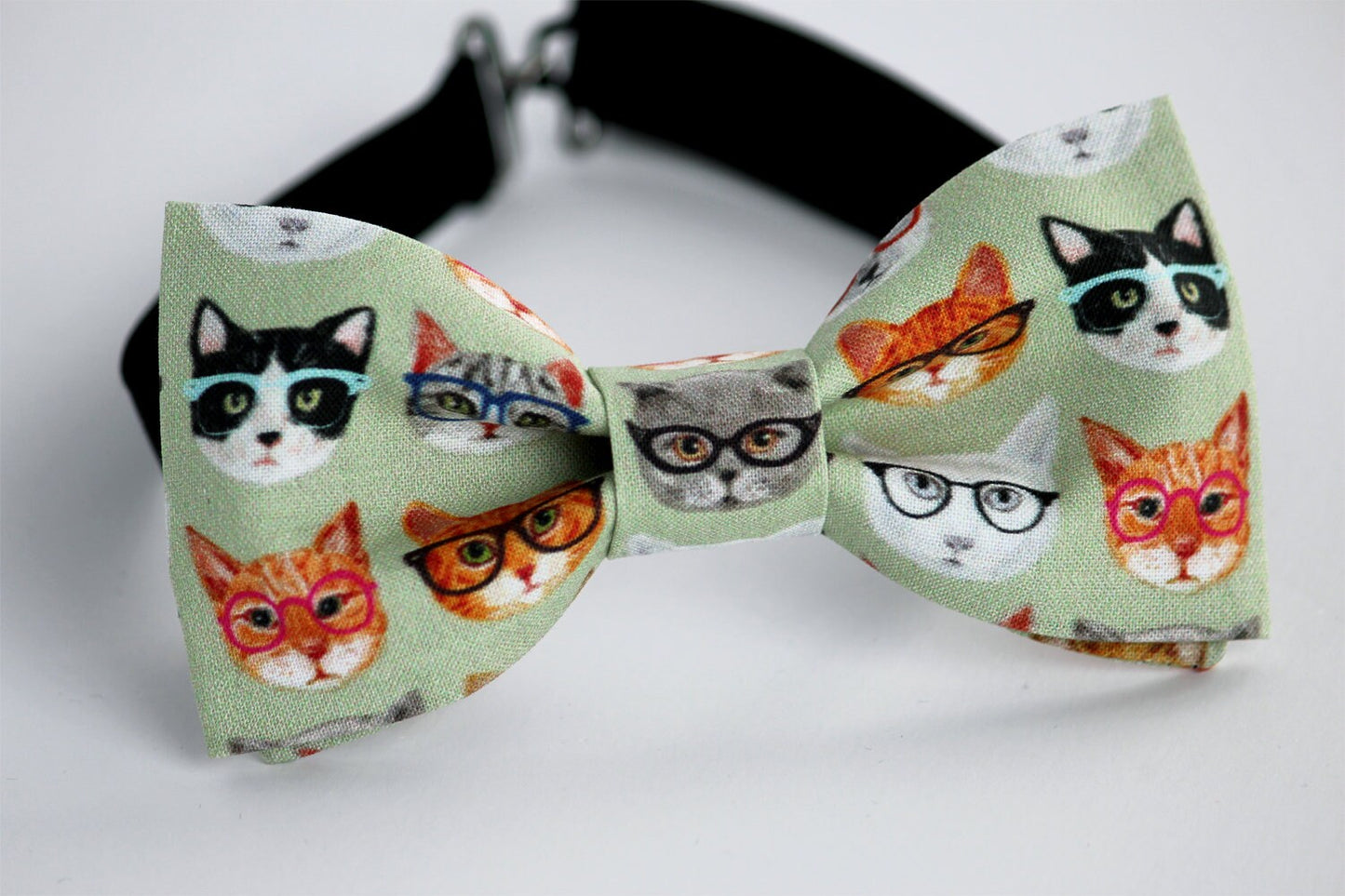 Cats bow tie, mens cat bowtie, nevelty bow tie, sage green bow tie, boys cat bow tie, kids toddler bow tie, cats in glasses, cat lover gift