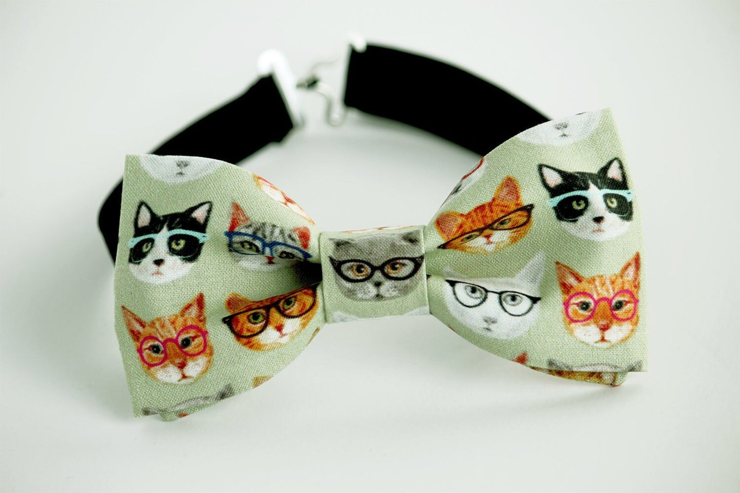 Cats bow tie, mens cat bowtie, nevelty bow tie, sage green bow tie, boys cat bow tie, kids toddler bow tie, cats in glasses, cat lover gift