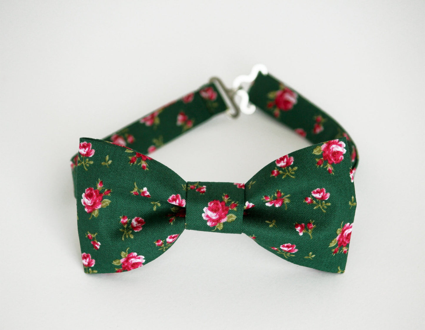 Green floral bow tie, wedding bow tie, grooms, groomsmen bow tie, kids ringboy bow tie, green and pink bow tie, roses bowtie, pocket square