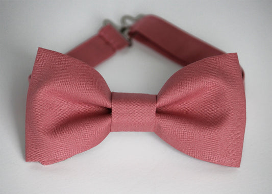 Deep rose bow tie, wedding bow tie, mens bow tie,mauve, dusty rose grooms bow tie, groomsmen bow tie, ringboy, ringbearer bow tie, boys