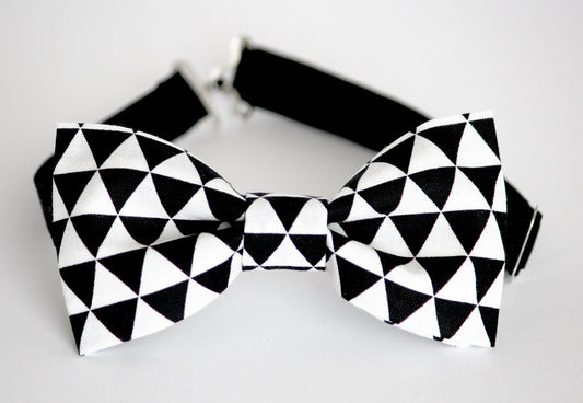 Black white triangles bow tie, geometric bow tie, black white bowtie, mens bow tie, gift for him, boys bow tie, party bow tie, prom