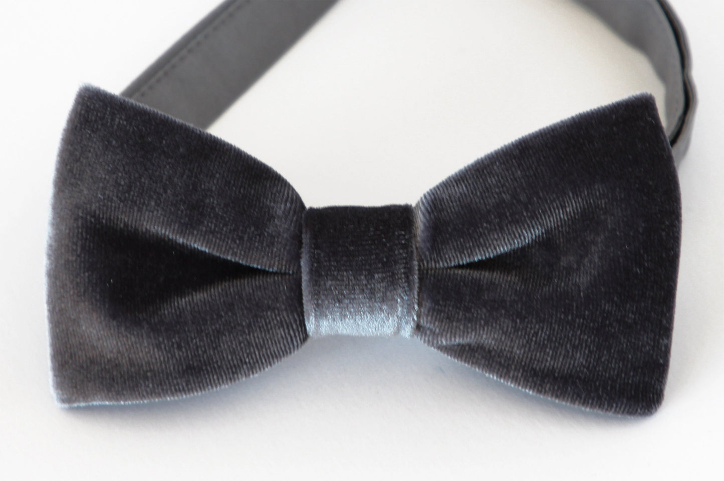 Dark gray velvet bow tie, grey bow tie, wedding bow tie, mens groom groomsmen ringboy bow tie, gift for him, bow ties for men, charcoal bow