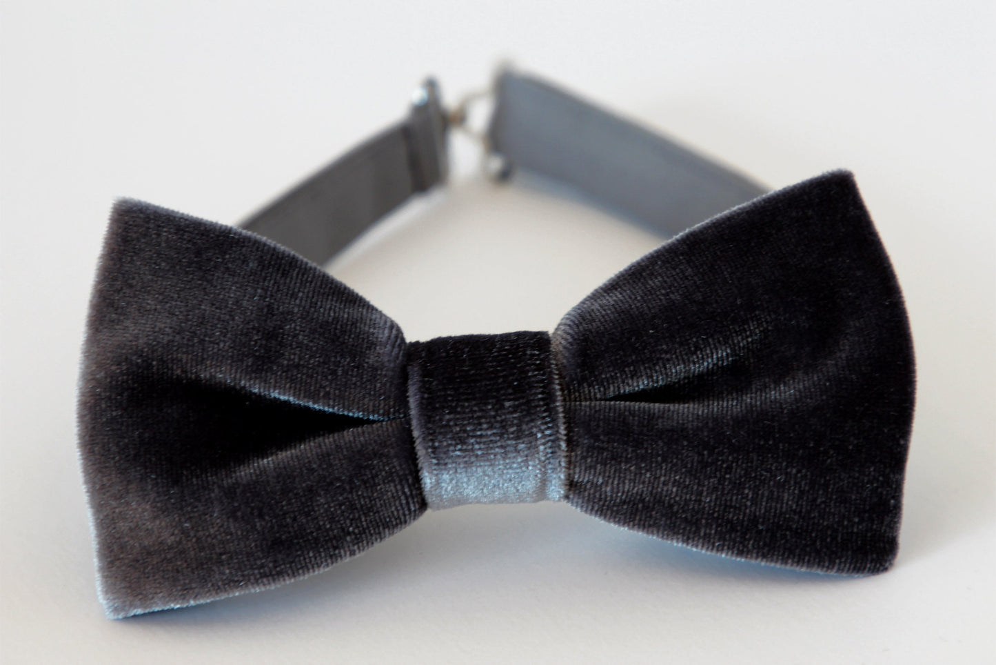 Dark gray velvet bow tie, grey bow tie, wedding bow tie, mens groom groomsmen ringboy bow tie, gift for him, bow ties for men, charcoal bow