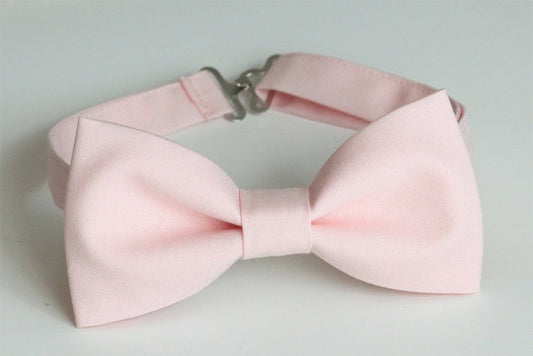 Light pink bow tie, blush pink bow tie, wedding bow tie, grooms bowties, bow ties for men, pink boys bow tie, blush bow tie, mens pink tie