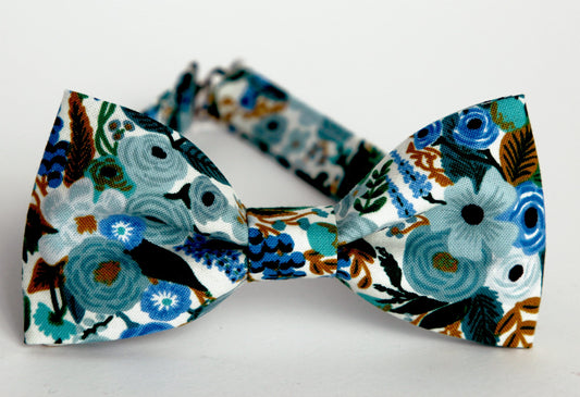 Dusty blue floral bow tie, wedding mens bow tie, blue boys bow tie, grooms bow tie, flowers bowtie, roses bow tie, ringboy blue bow tie