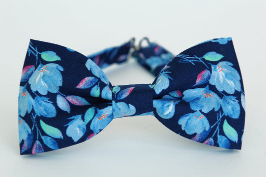 Blue floral bow tie, navy flowers bow tie, mens wedding bow tie, blue wedding bowtie, grooms groomsmen bow tie, ring boy navy bow tie