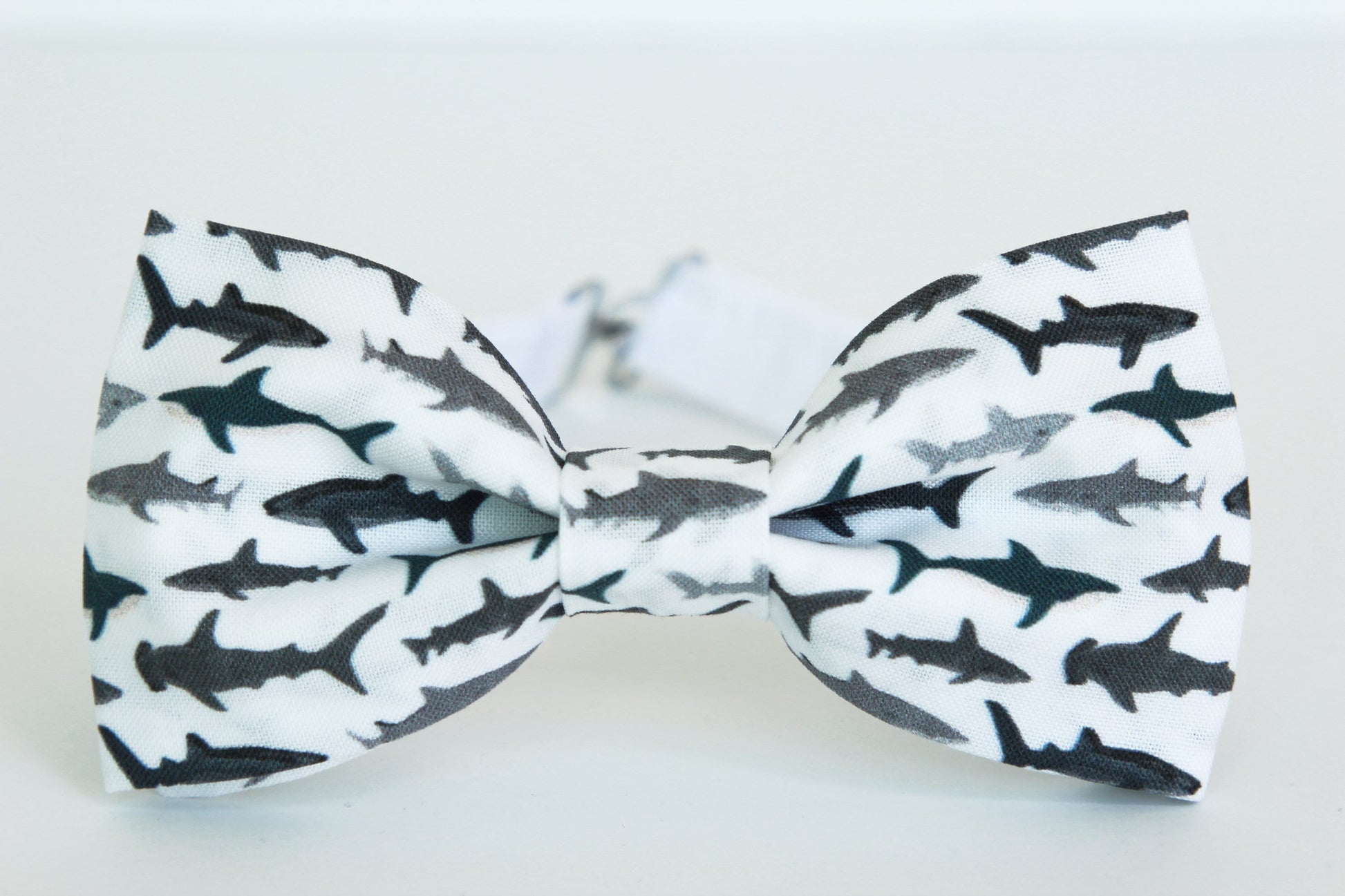 Sharks bow tie, summer bowtie, vacation mens boys bow tie, bow tie with fishes, bow tie with sharks, kids shark bow tie, gift for him