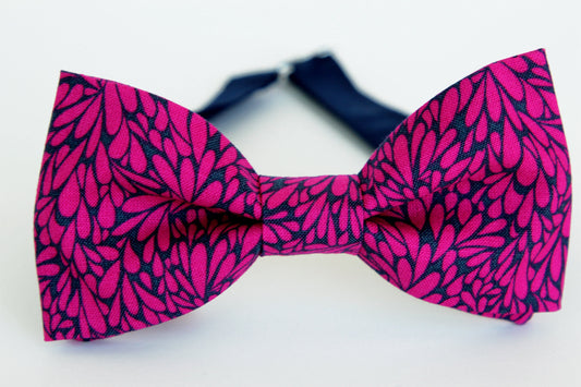 Fuchsia and navy floral bow tie, mens fuchsia floral bow tie, wedding bow tie, groomsmen bow tie, kids boys ringboy bow tie