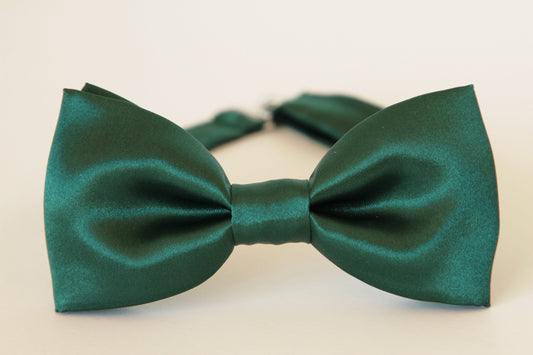 Hunter green satin bow tie, dark green silky mens bow tie, wedding green bow tie, groom, groomsmen bow tie, Christmas bow tie, gift for him