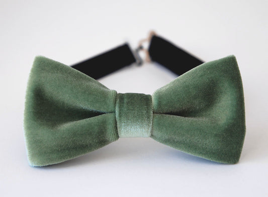 Sage velvet bow tie, sage green velvet wedding bow tie, grooms groomsmen bow tie, kids boys ringboy sage bow tie