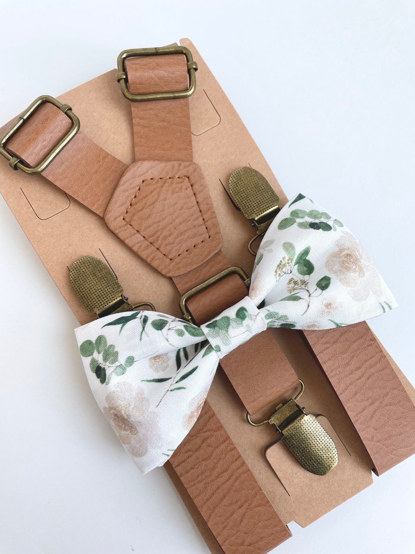 Eucalyptus and roses bow tie and vintage tan suspenders set, rustic wedding, grooms bow tie, men’s boys bow tie, eucalyptus floral bow tie